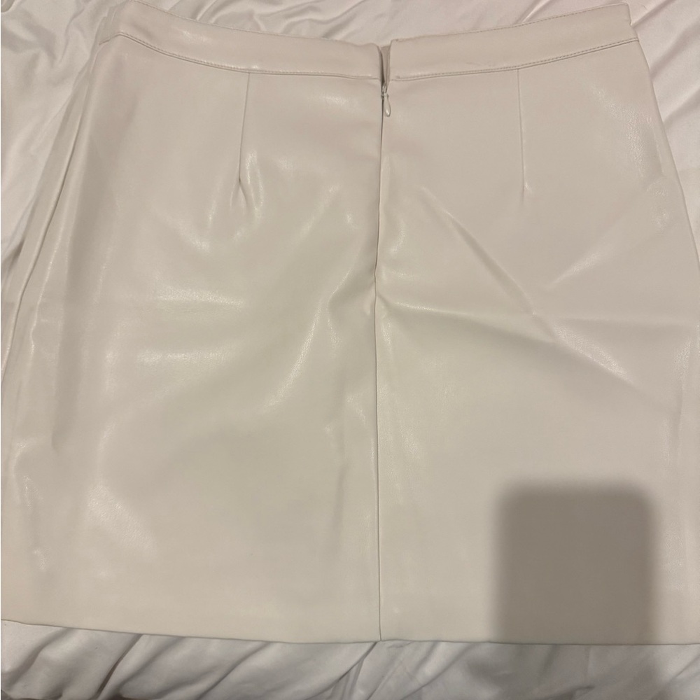 Double Zero Cream Leather Skirt - Picture 2 of 3